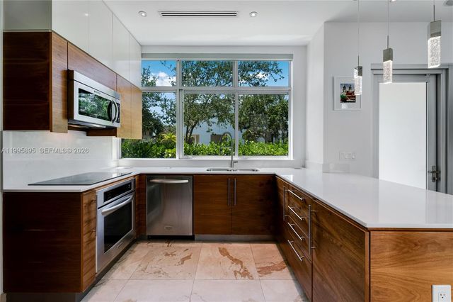 548 Fernwood Rd 548, Key Biscayne, FL 33149