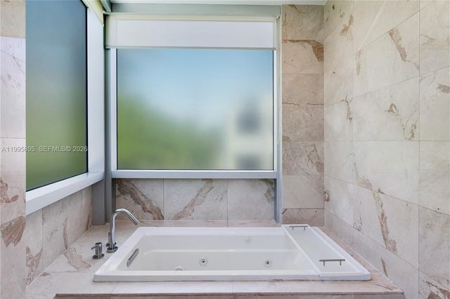 548 Fernwood Rd 548, Key Biscayne, FL 33149