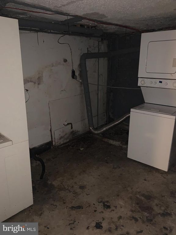 Image 15 of property listing at 2432 E LAFAYETTE AVE, Baltimore, MD 21213