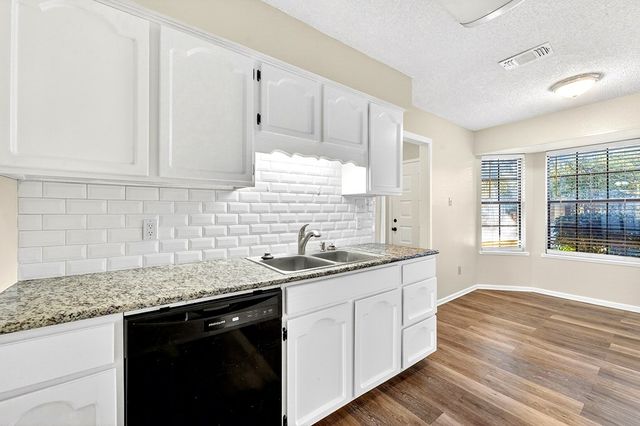 3216 Preston Dr, Midland, TX 79707