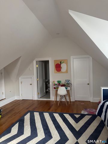 65 Sherwood Place 65, Greenwich, CT 06830