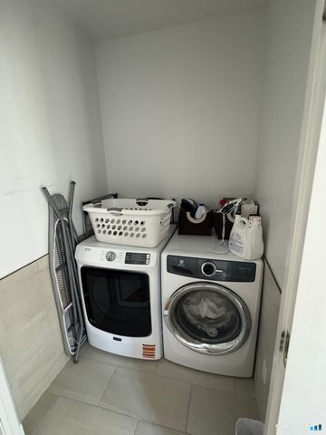 65 Sherwood Place 65, Greenwich, CT 06830