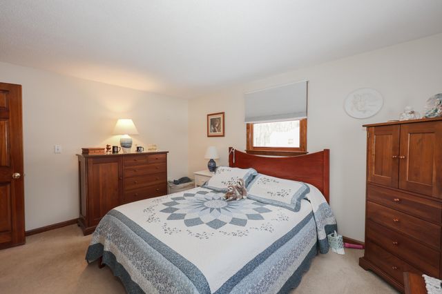 14 Loren Road, Salem, NH 03079