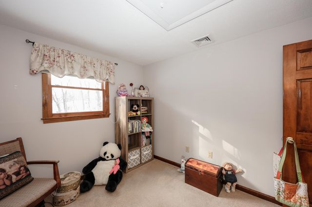 14 Loren Road, Salem, NH 03079