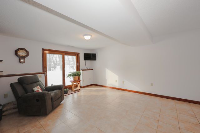 14 Loren Road, Salem, NH 03079