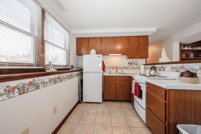 14 Loren Road, Salem, NH 03079