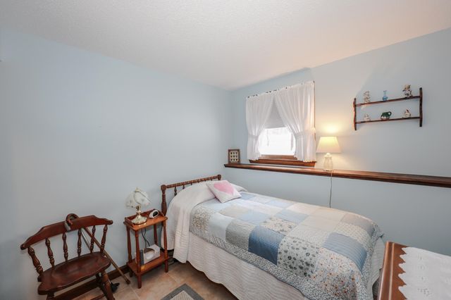 14 Loren Road, Salem, NH 03079