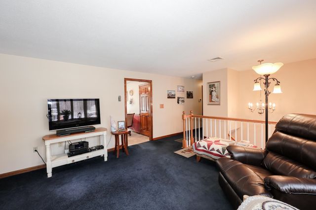 14 Loren Road, Salem, NH 03079