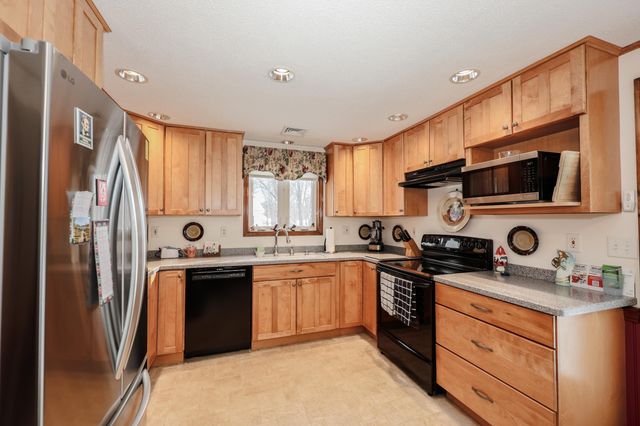 14 Loren Road, Salem, NH 03079