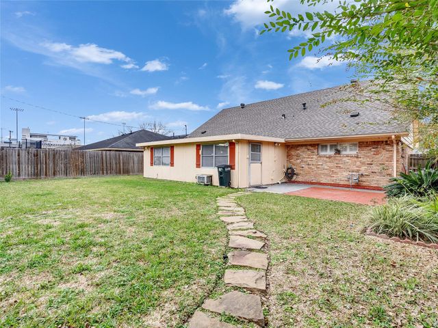 1707 Blackburn Drive, Pasadena, TX 77502