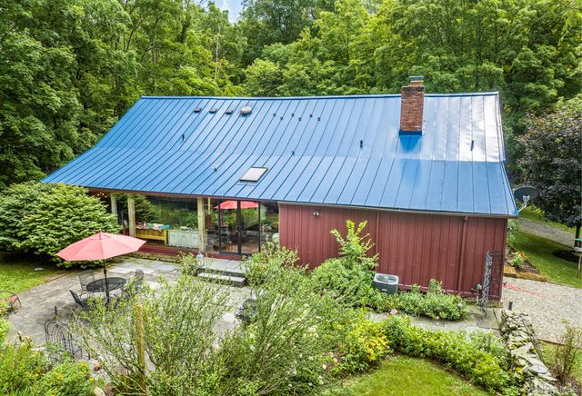 101 Drake Road, Pleasant Valley, NY 12569