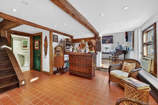 101 Drake Road, Pleasant Valley, NY 12569