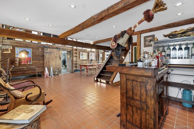 101 Drake Road, Pleasant Valley, NY 12569