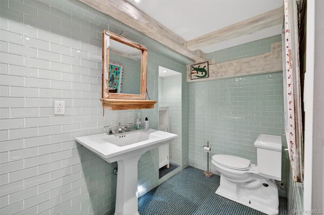 101 Drake Road, Pleasant Valley, NY 12569