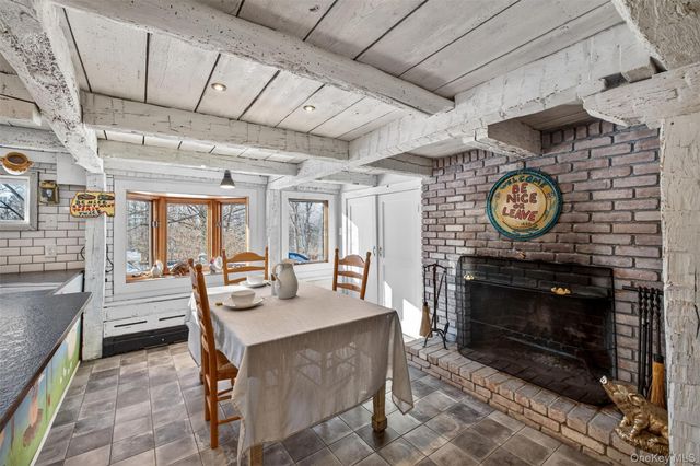 101 Drake Road, Pleasant Valley, NY 12569