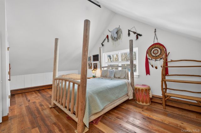 101 Drake Road, Pleasant Valley, NY 12569