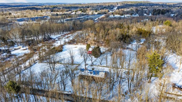 101 Drake Road, Pleasant Valley, NY 12569