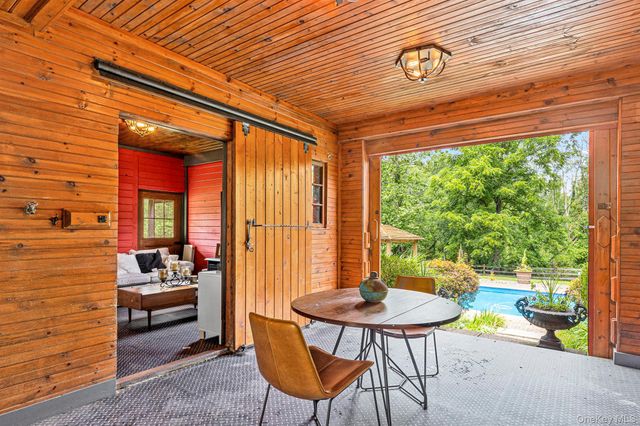 101 Drake Road, Pleasant Valley, NY 12569