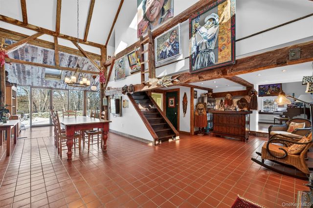 101 Drake Road, Pleasant Valley, NY 12569