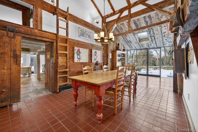 101 Drake Road, Pleasant Valley, NY 12569