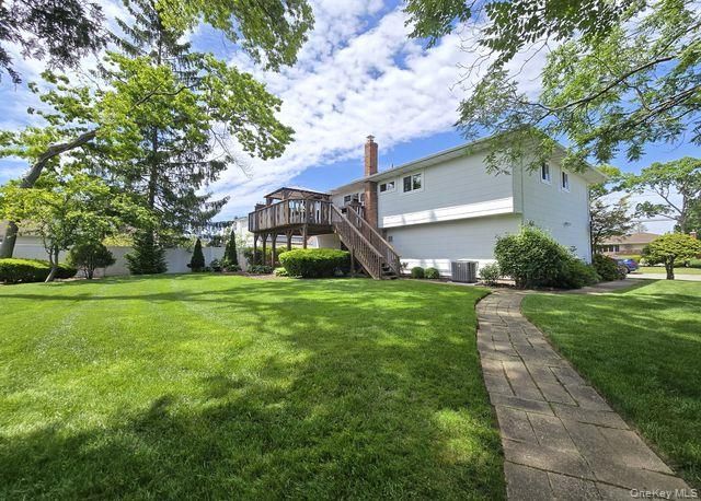 15 6th Avenue, Farmingdale, NY 11735
