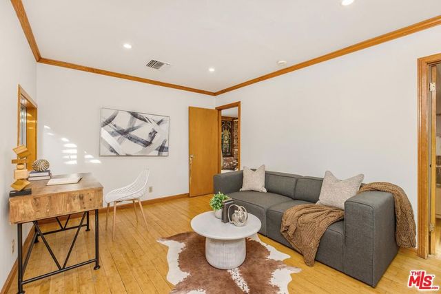 11261 Blix Street, North Hollywood, CA 91602