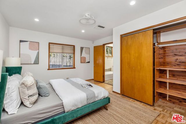 11261 Blix Street, North Hollywood, CA 91602