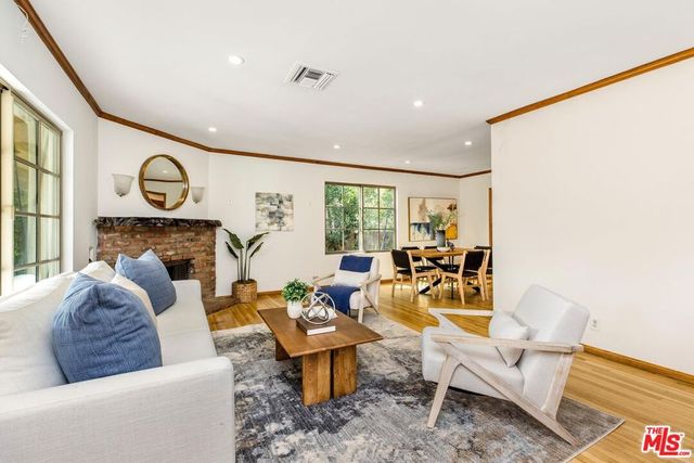 11261 Blix Street, North Hollywood, CA 91602