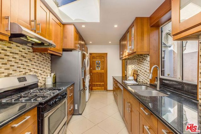 11261 Blix Street, North Hollywood, CA 91602