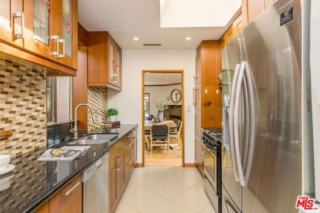 11261 Blix Street, North Hollywood, CA 91602