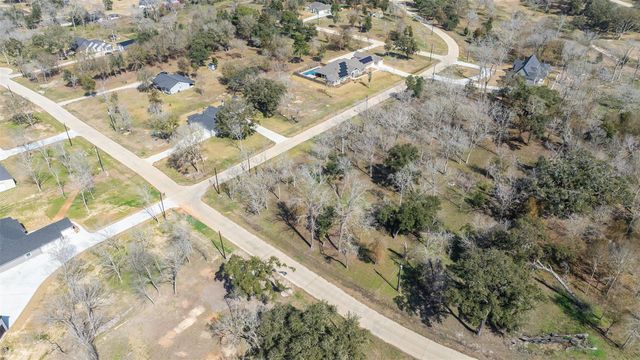2807 Chinaberry Lane, Alvin, TX 77511