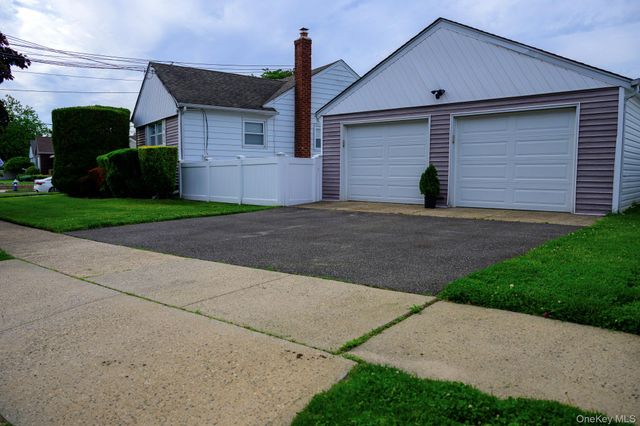 130 Boylston Street, Hempstead, NY 11550