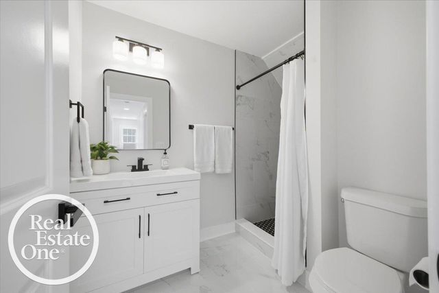 819 Notre Dame Street, Grosse Pointe, MI 48230