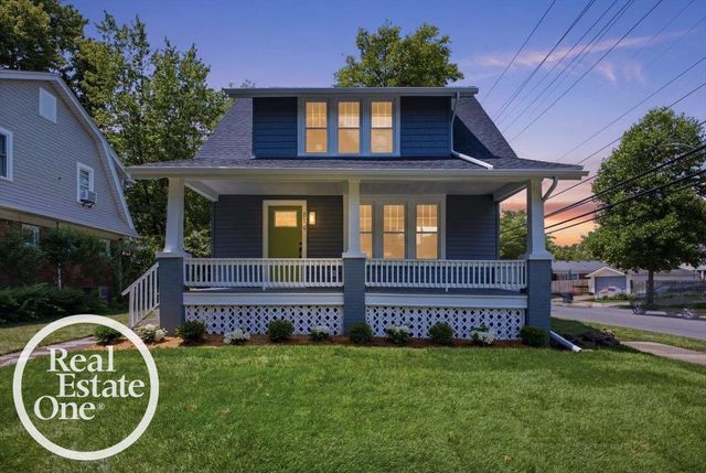 819 Notre Dame Street, Grosse Pointe, MI 48230