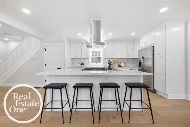 819 Notre Dame Street, Grosse Pointe, MI 48230