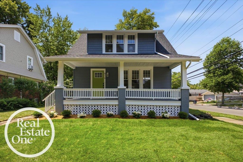 819 Notre Dame Street, Grosse Pointe, MI 48230