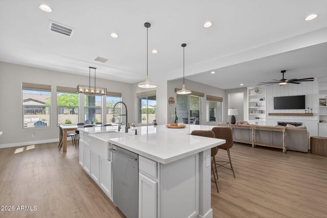 10706 E TRAVERTINE Avenue, Mesa, AZ 85212