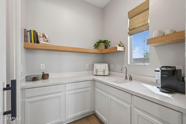 10706 E TRAVERTINE Avenue, Mesa, AZ 85212