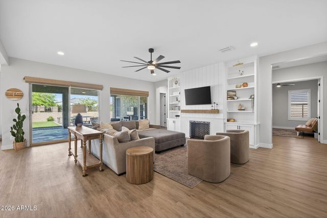 10706 E TRAVERTINE Avenue, Mesa, AZ 85212