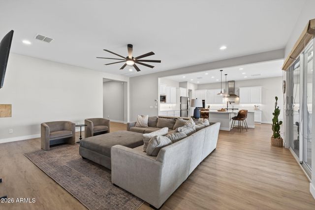 10706 E TRAVERTINE Avenue, Mesa, AZ 85212