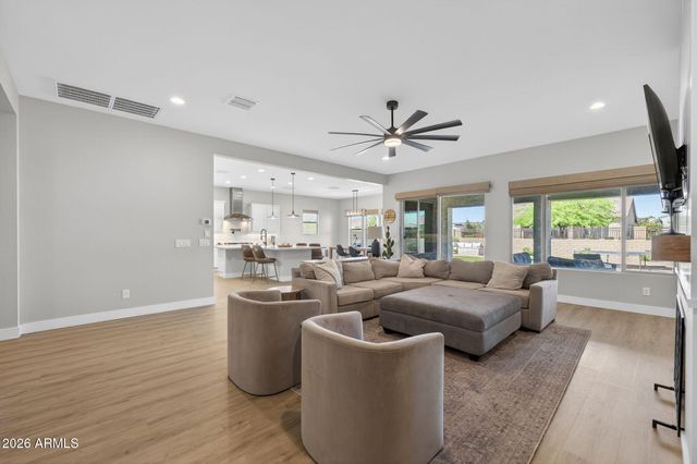 10706 E TRAVERTINE Avenue, Mesa, AZ 85212