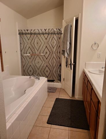 440 E Stanley Avenue, Reedley, CA 93654