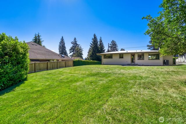 10012 NE 22nd Street, Bellevue, WA 98004