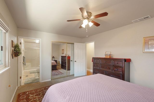 18946 Lambert Way, Lockeford, CA 95237