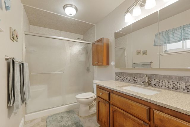 18946 Lambert Way, Lockeford, CA 95237