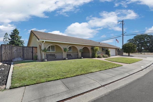 18946 Lambert Way, Lockeford, CA 95237