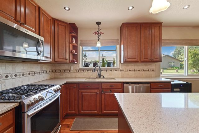 18946 Lambert Way, Lockeford, CA 95237