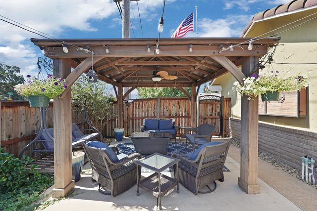 18946 Lambert Way, Lockeford, CA 95237