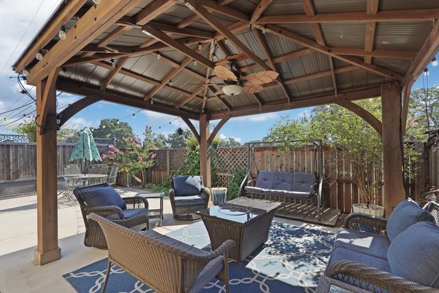 18946 Lambert Way, Lockeford, CA 95237
