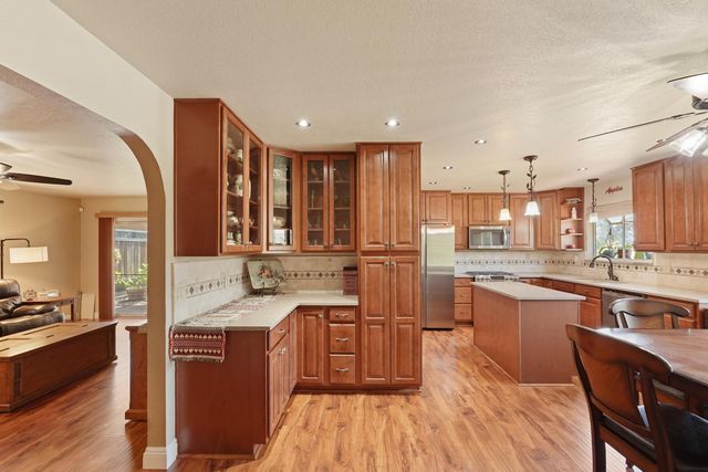 18946 Lambert Way, Lockeford, CA 95237